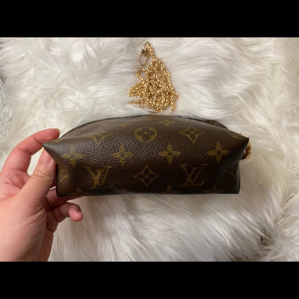 ❌SOLD❌ Louis Vuitton Cosmetic pouch - Picture 9 of 13